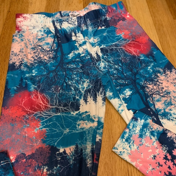 Girls size medium leggings - Picture 2 of 3